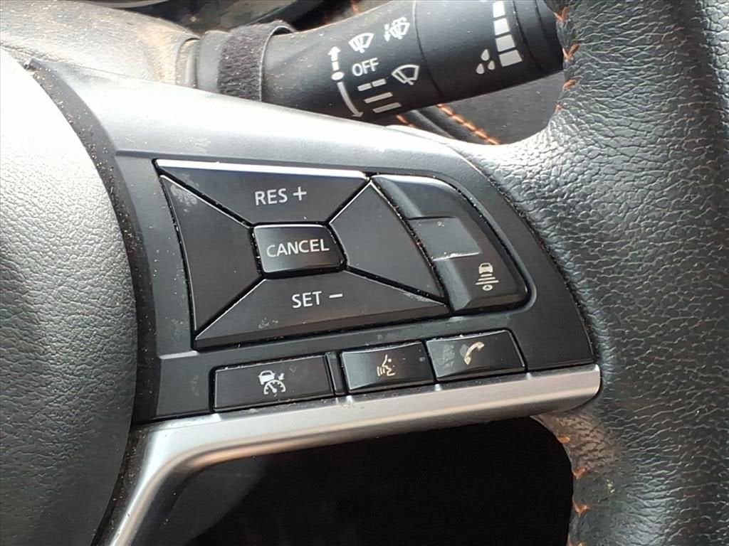 2022 Nissan Versa SR