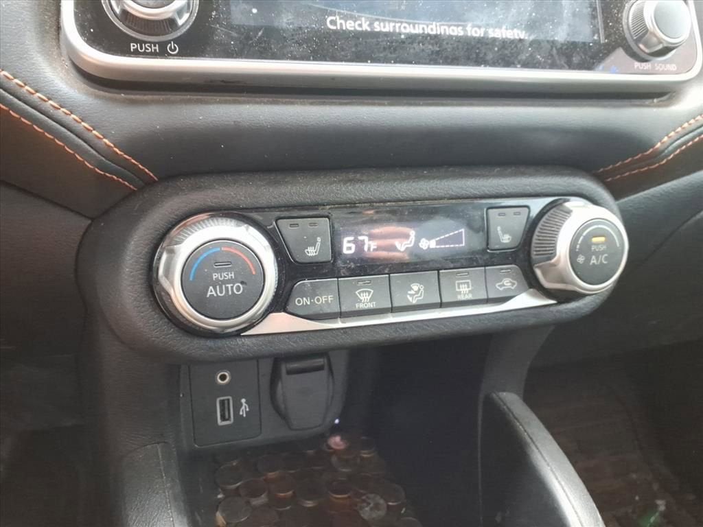 2022 Nissan Versa SR