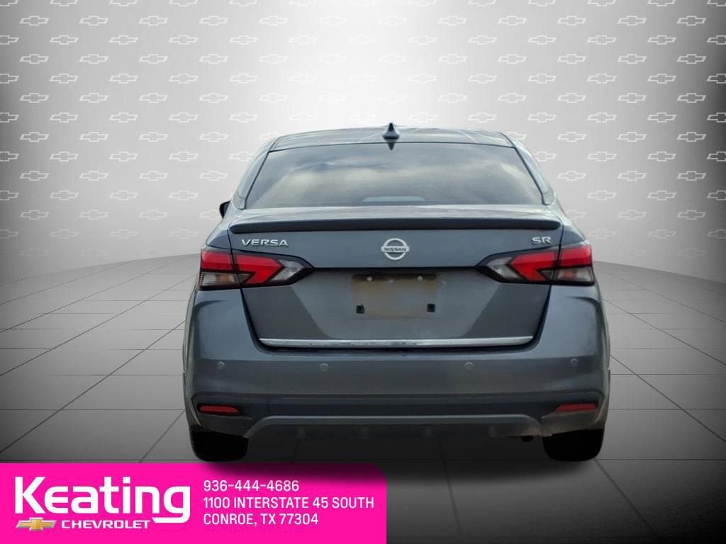 2022 Nissan Versa SR