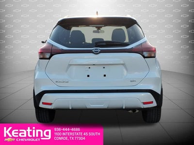 2023 Nissan Kicks SR