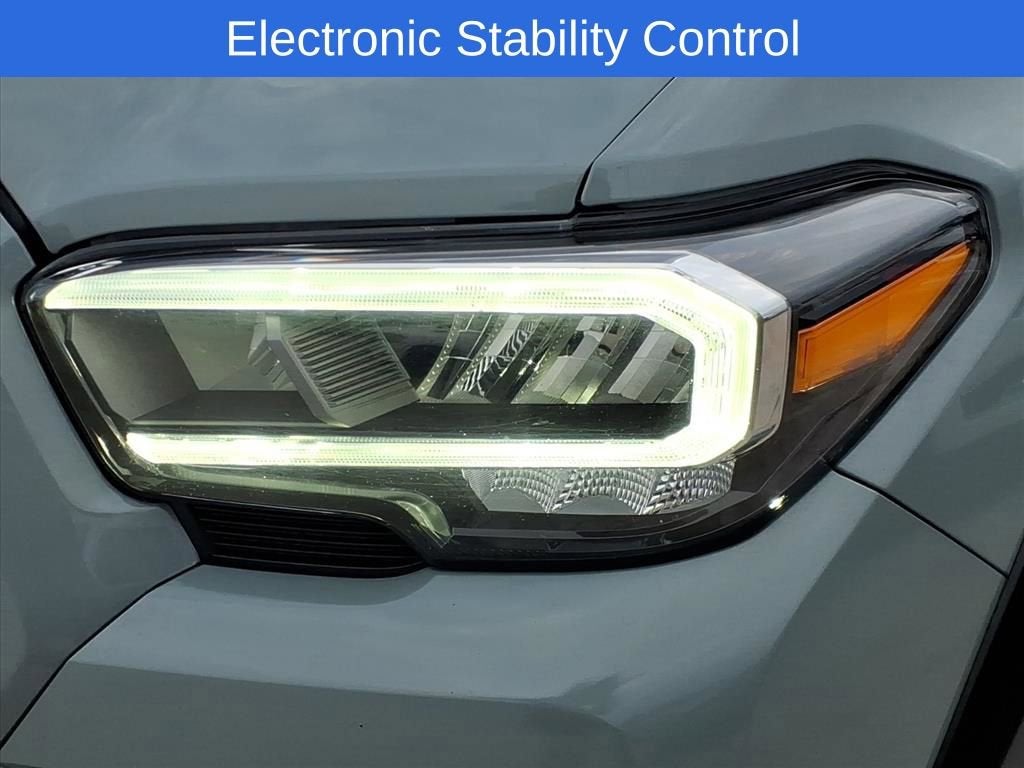 2022 Toyota Tacoma 4WD SR