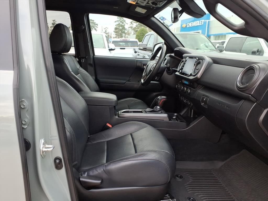 2022 Toyota Tacoma 4WD SR