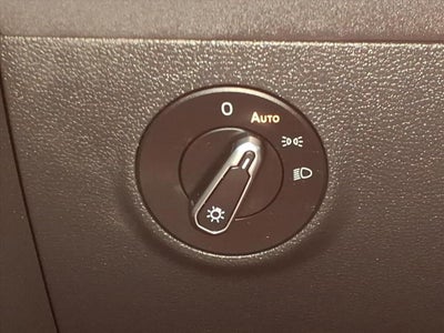 2025 Volkswagen Taos SE Black