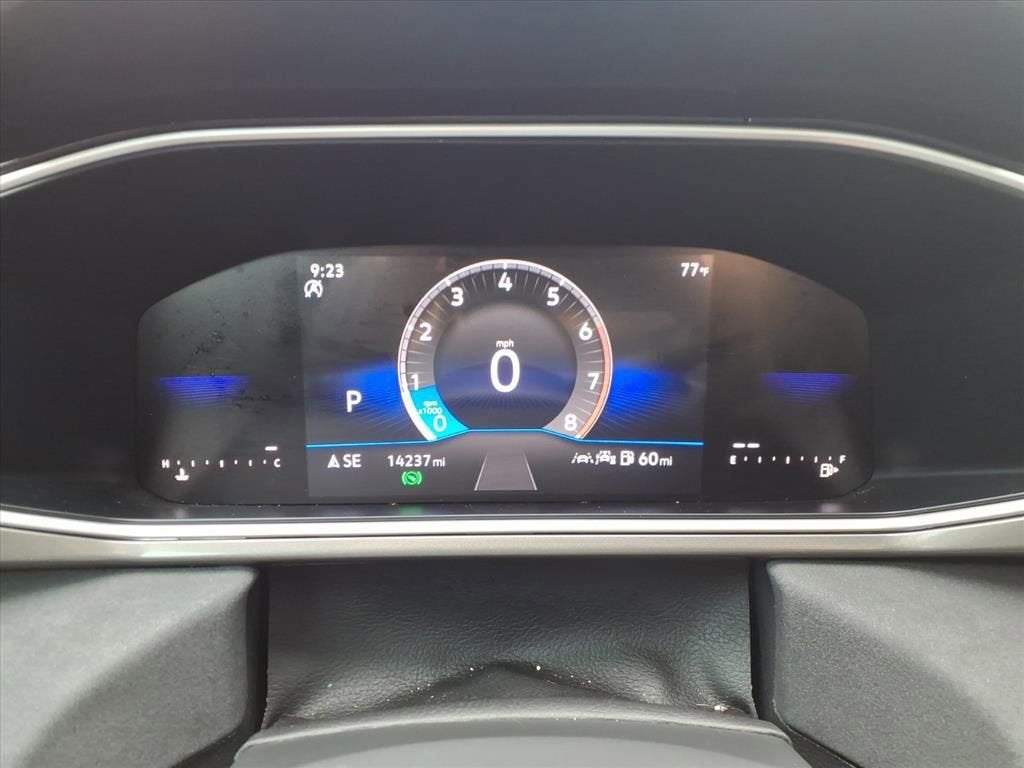 2025 Volkswagen Taos SE Black