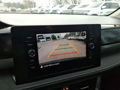 2025 Volkswagen Taos SE Black