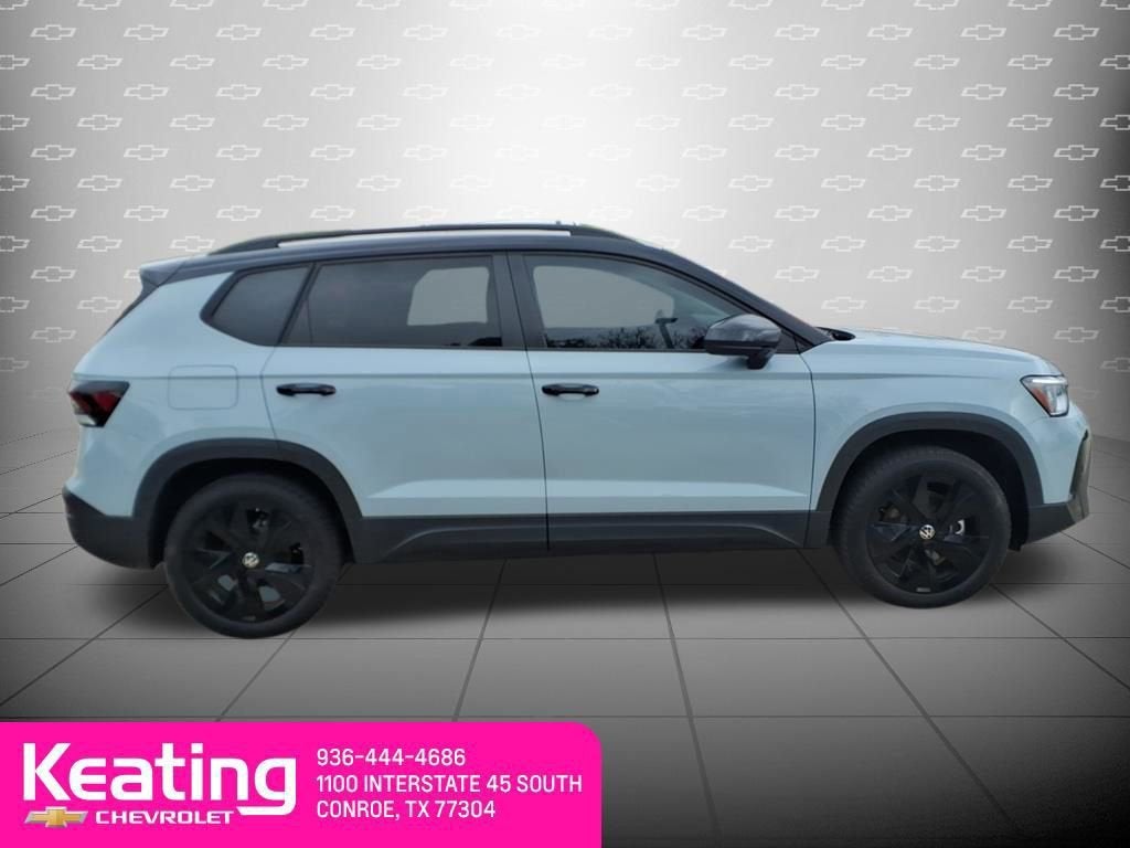 2025 Volkswagen Taos SE Black