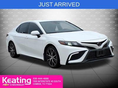 2022 Toyota Camry SE