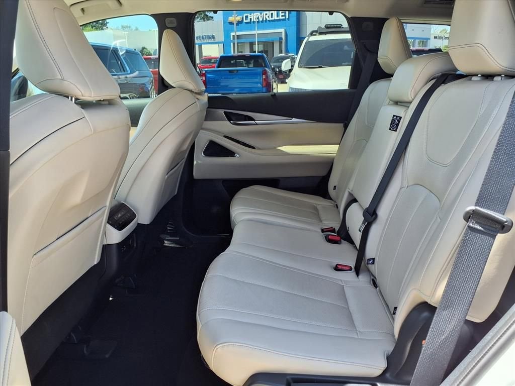 2023 INFINITI QX60 LUXE