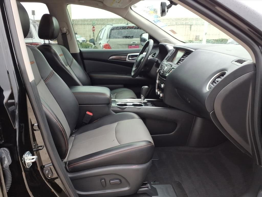 2020 Nissan Pathfinder SL