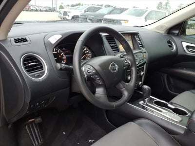 2020 Nissan Pathfinder SL