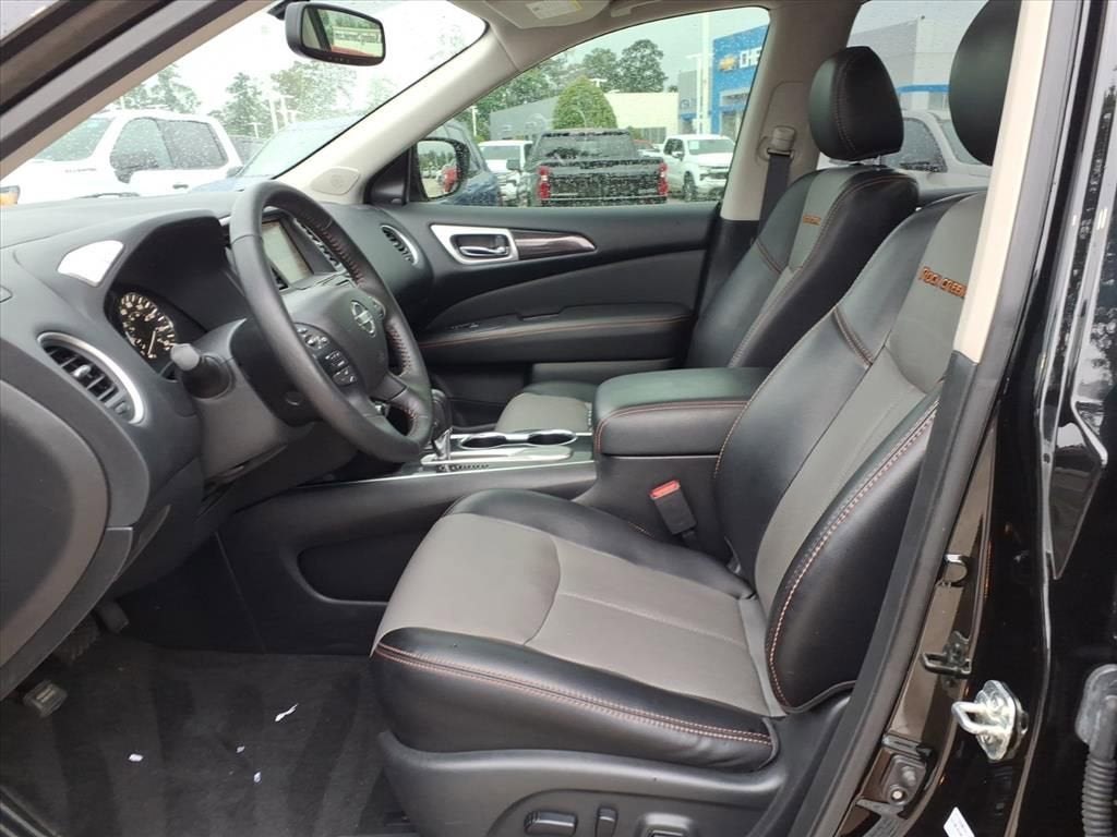 2020 Nissan Pathfinder SL