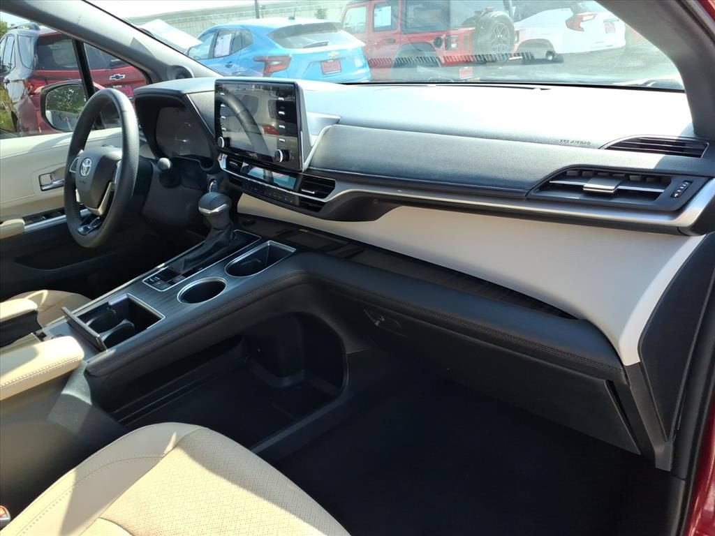 2022 Toyota Sienna Limited