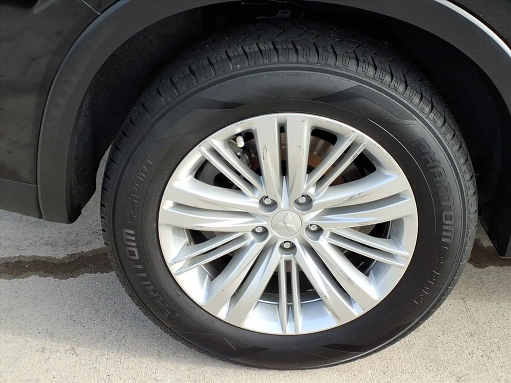 2023 Mitsubishi Outlander ES