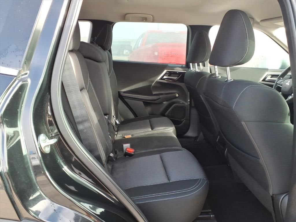 2023 Mitsubishi Outlander ES