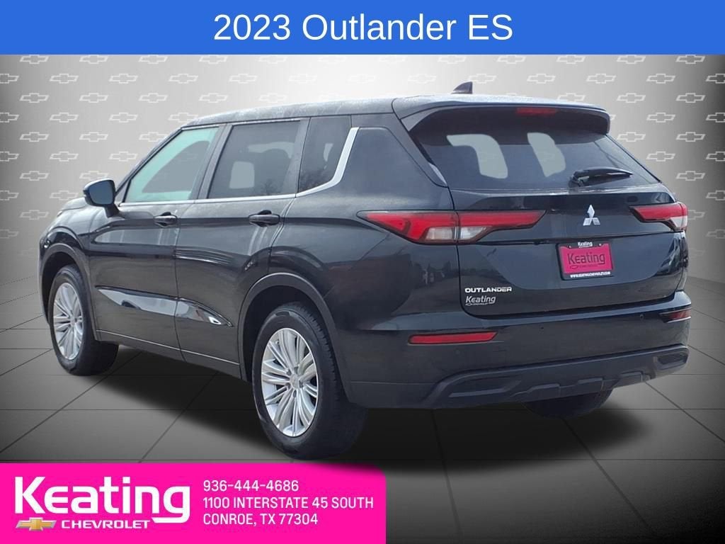 2023 Mitsubishi Outlander ES