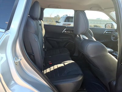 2024 Mitsubishi Outlander SE