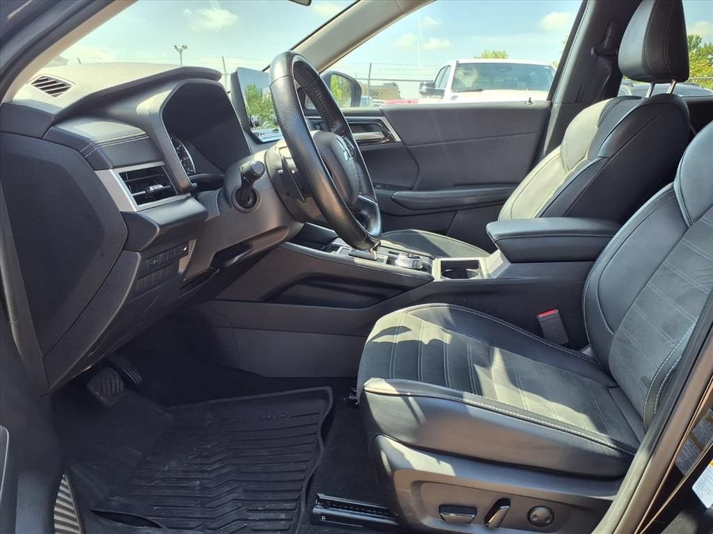 2024 Mitsubishi Outlander SE