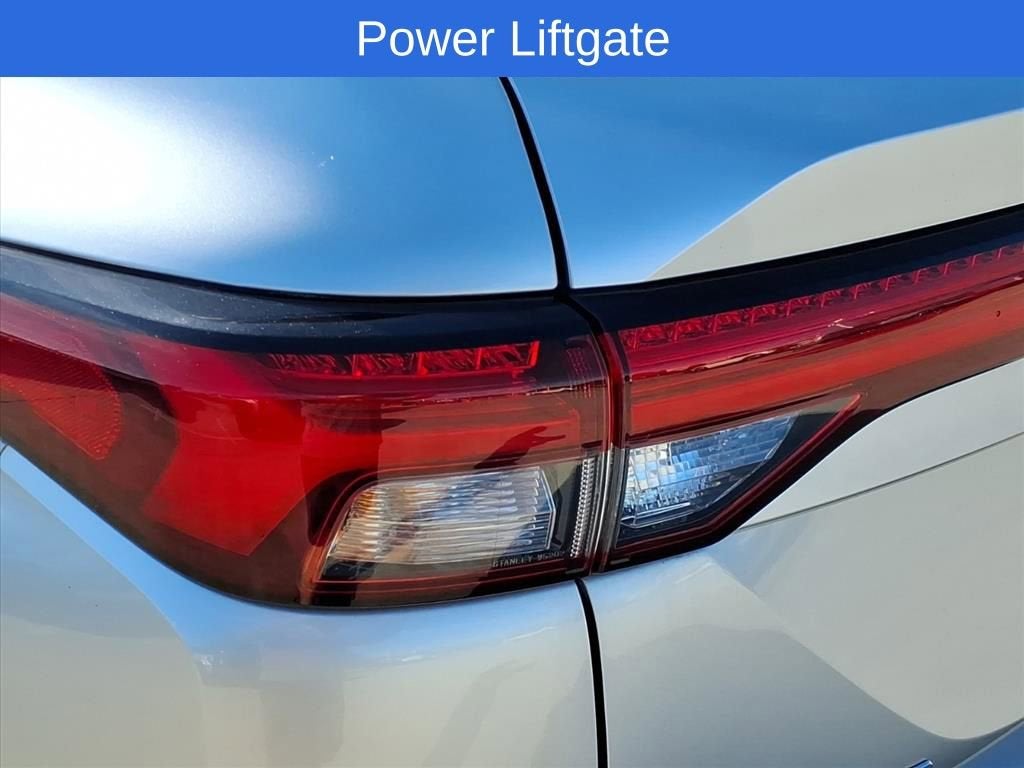 2023 Mitsubishi Outlander PHEV SE