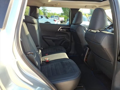 2023 Mitsubishi Outlander PHEV SE