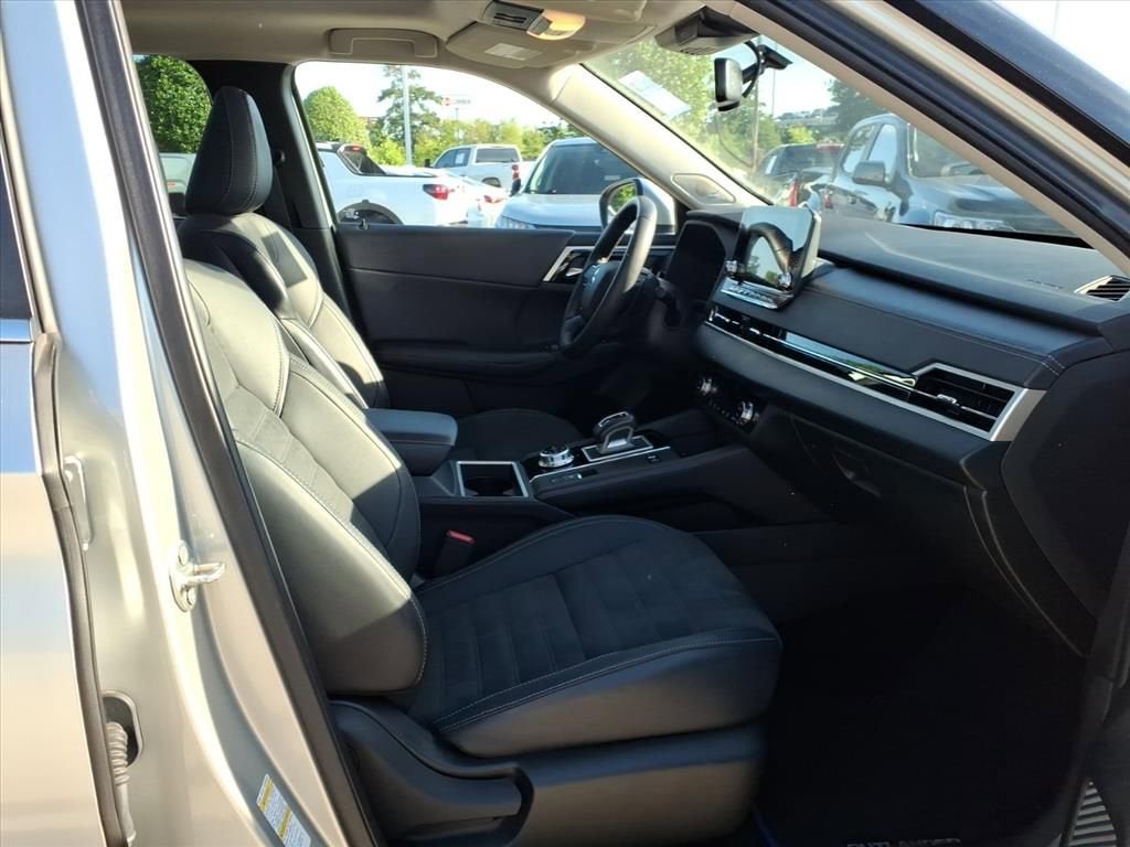 2023 Mitsubishi Outlander PHEV SE