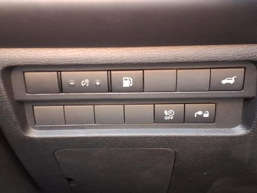 2023 Mitsubishi Outlander PHEV SE