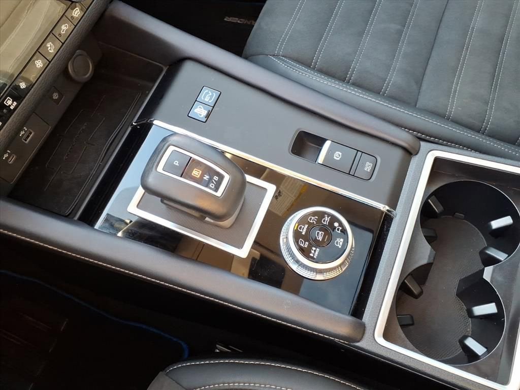 2023 Mitsubishi Outlander PHEV SE