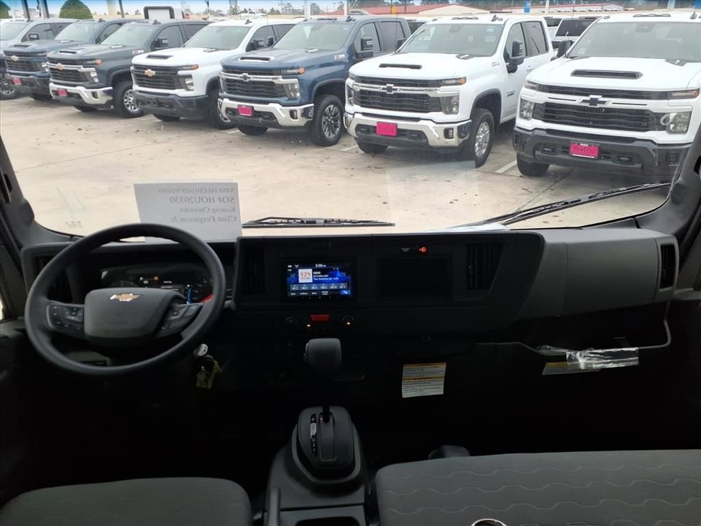 2025 Chevrolet Low Cab Forward 4500 HD 2WD Crew Cab 176