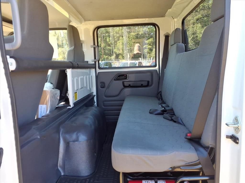 2025 Chevrolet Low Cab Forward 4500 HD 2WD Crew Cab 176