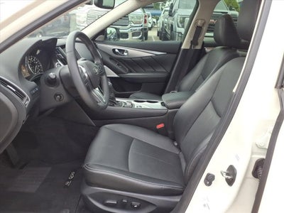 2023 INFINITI Q50 LUXE