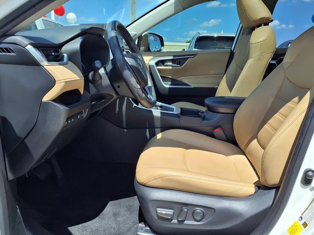 2020 Toyota RAV4 XLE Premium