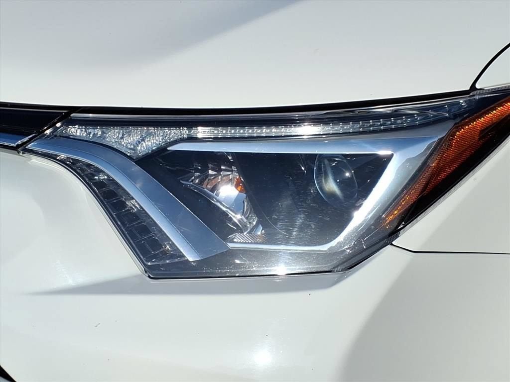 2018 Toyota RAV4 Hybrid XLE