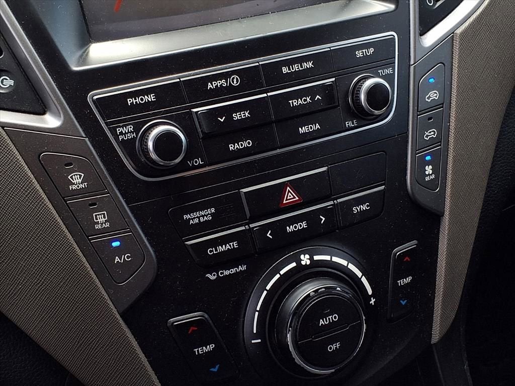 2017 Hyundai Santa Fe SE