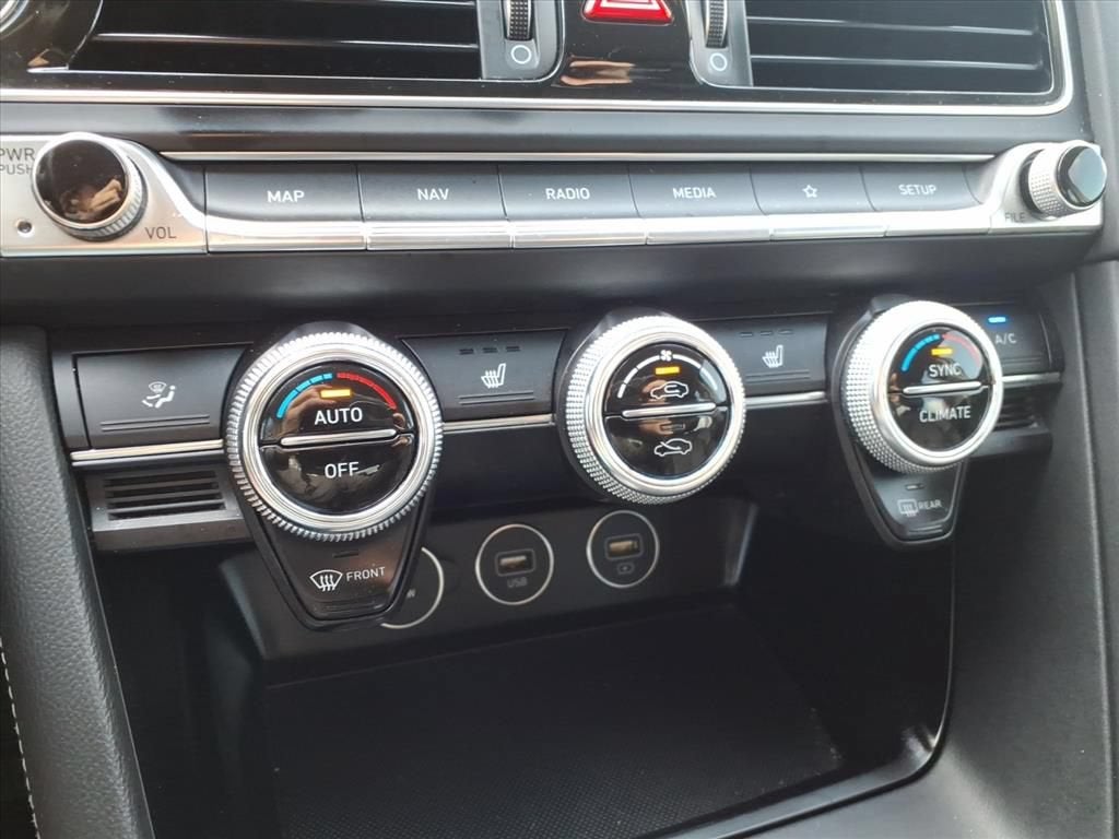 2022 Genesis G70 2.0T RWD