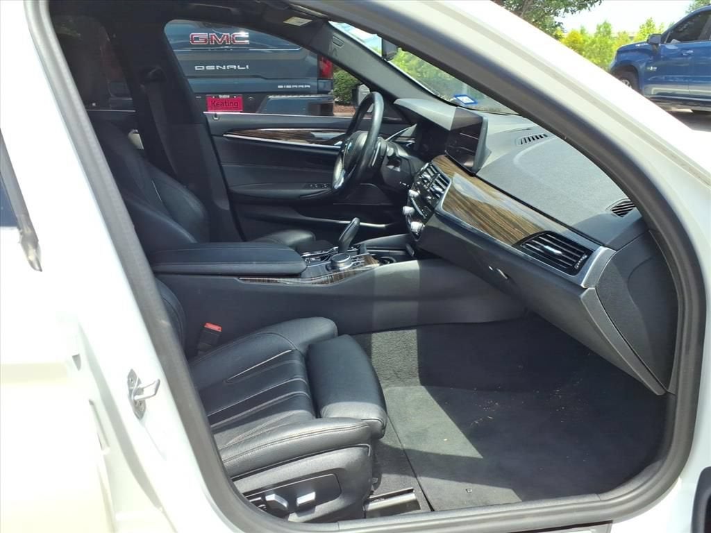 2021 BMW 530i 530i