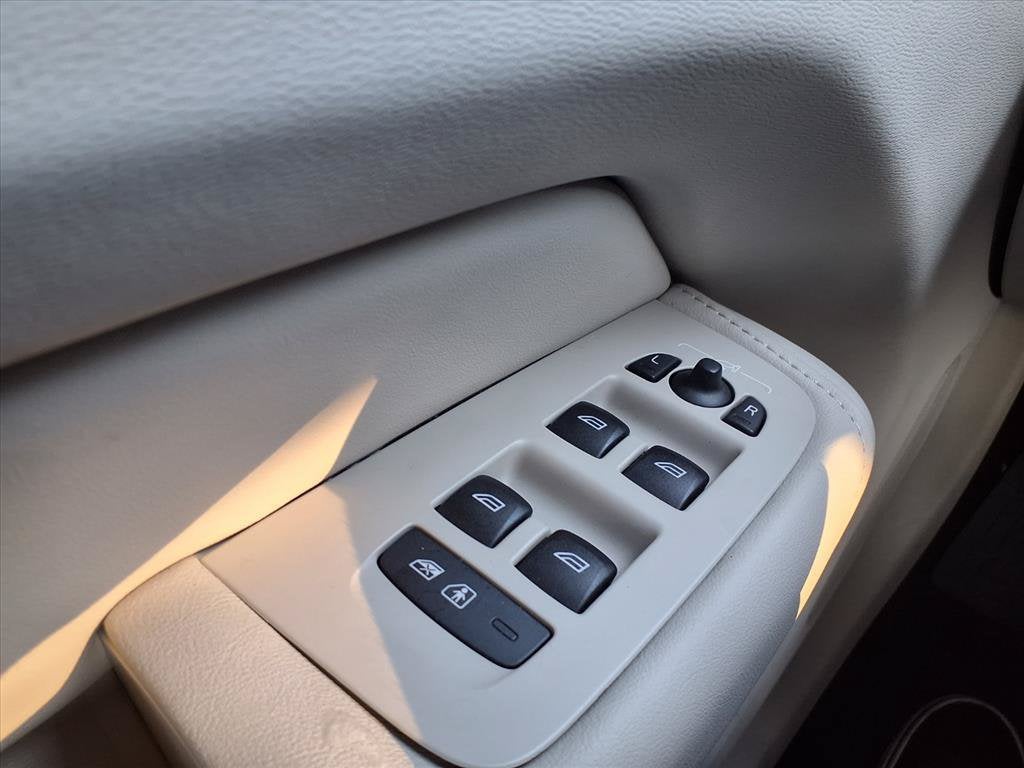 2025 Volvo XC60 B5 Ultra